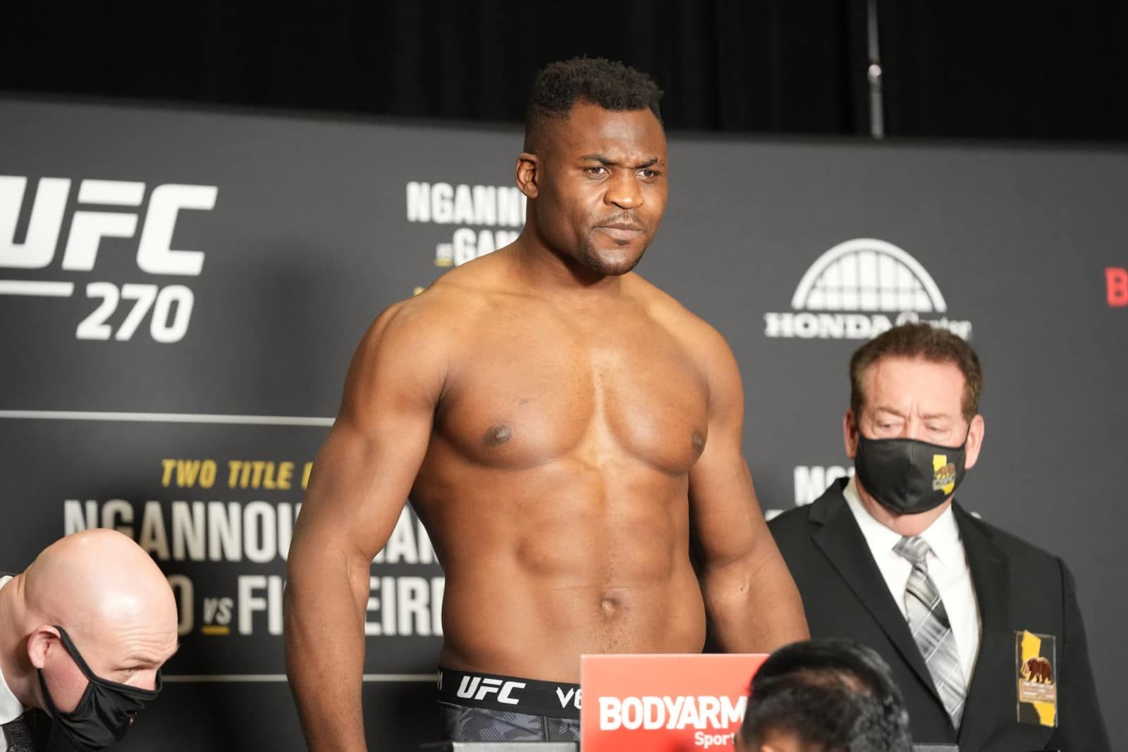 Francis Ngannou beim Weigh-In